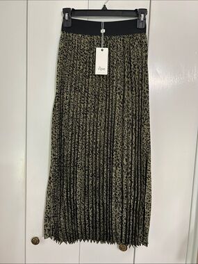Ripe Maternity Pleated Animal Print Skirt, NWT